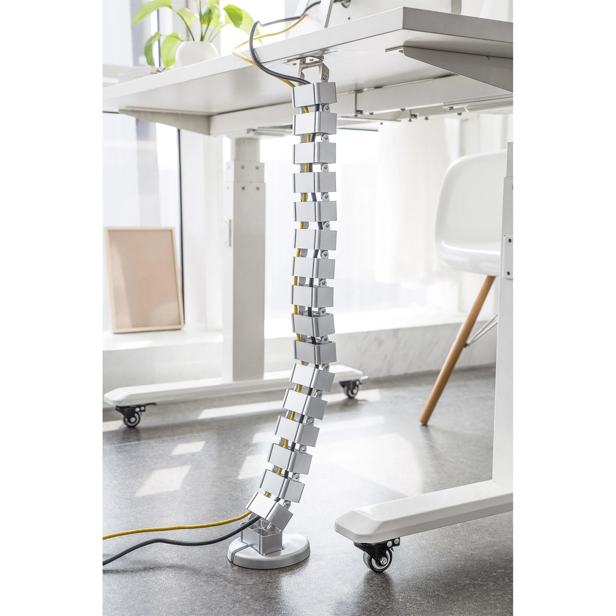 Organizatorius InLine® Lankstus kabelio kanalas reguliuojamo aukščio stalams, 4 skyriai, maks. 68x36 mm. 1.28m, pilkas