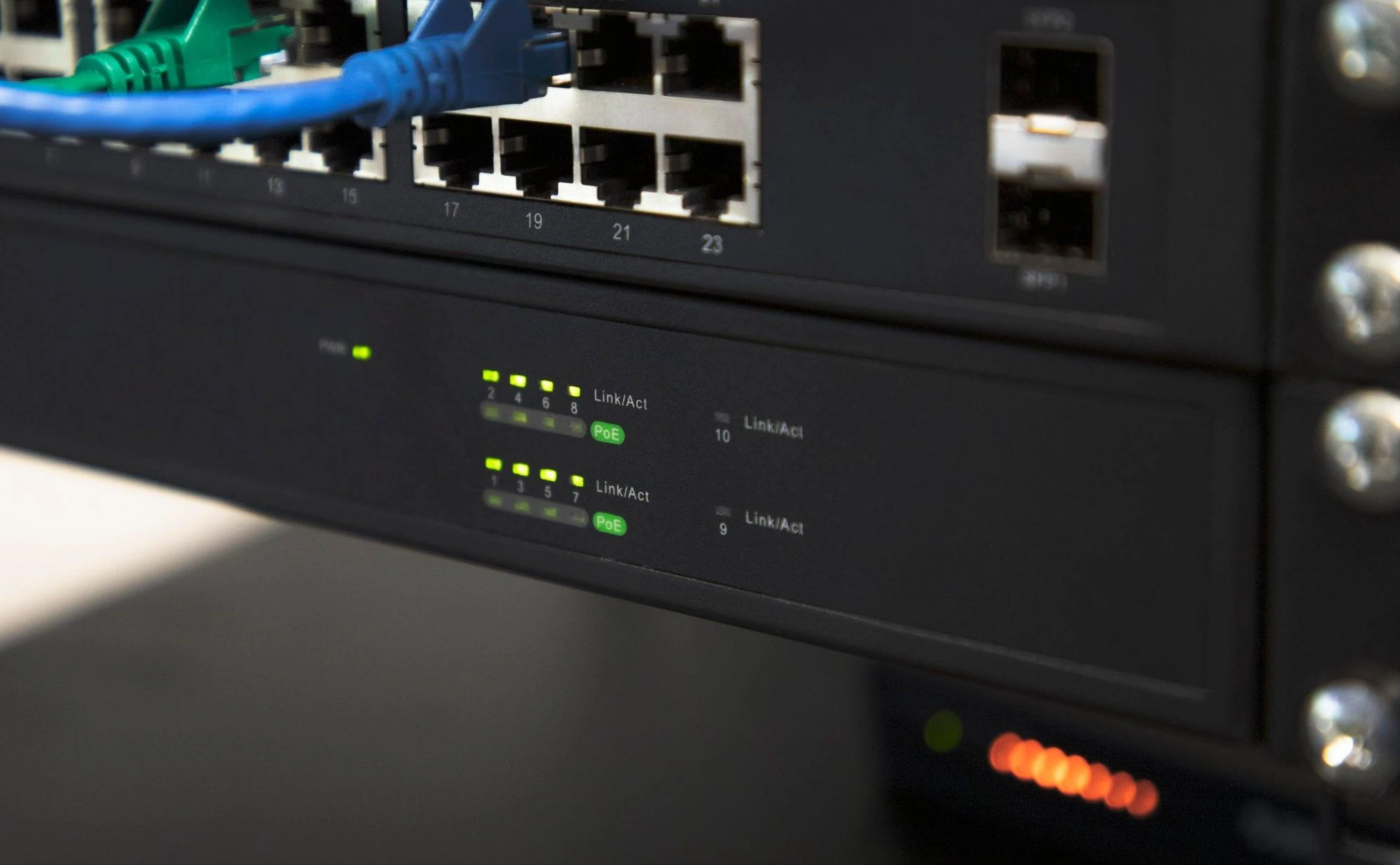 Šakotuvas Perjungti „Intellinet Network Solutions“ 561433