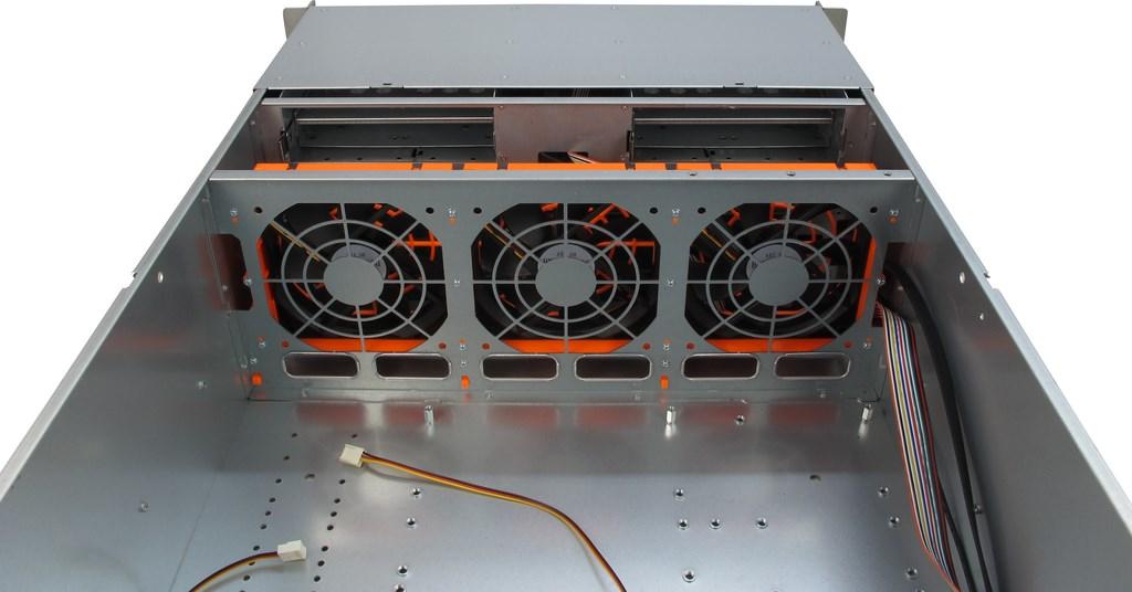 „Inter-Tech“ INTER-TECH IPC 4U-4416 serverio korpusas 48,26 cm 19 colių 4U laikiklis, montuojamas ant stovo, 2x 5,25 išorinis. 16x 2,5 st 3,5 išorinis 4x 2,5 vid. be PSU – 88887120