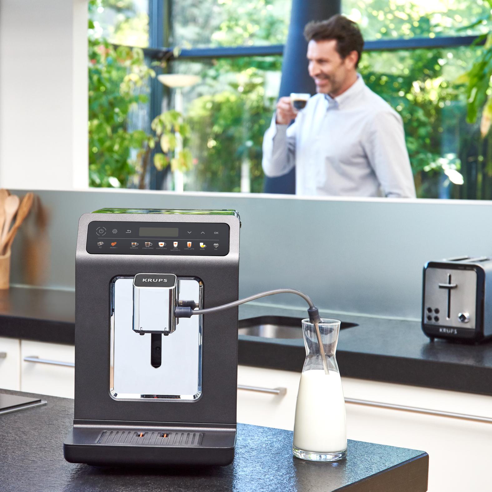 KRUPS automatinis kavos aparatas su malūnėliu, 1450 W, 2,3 l, EA895N10