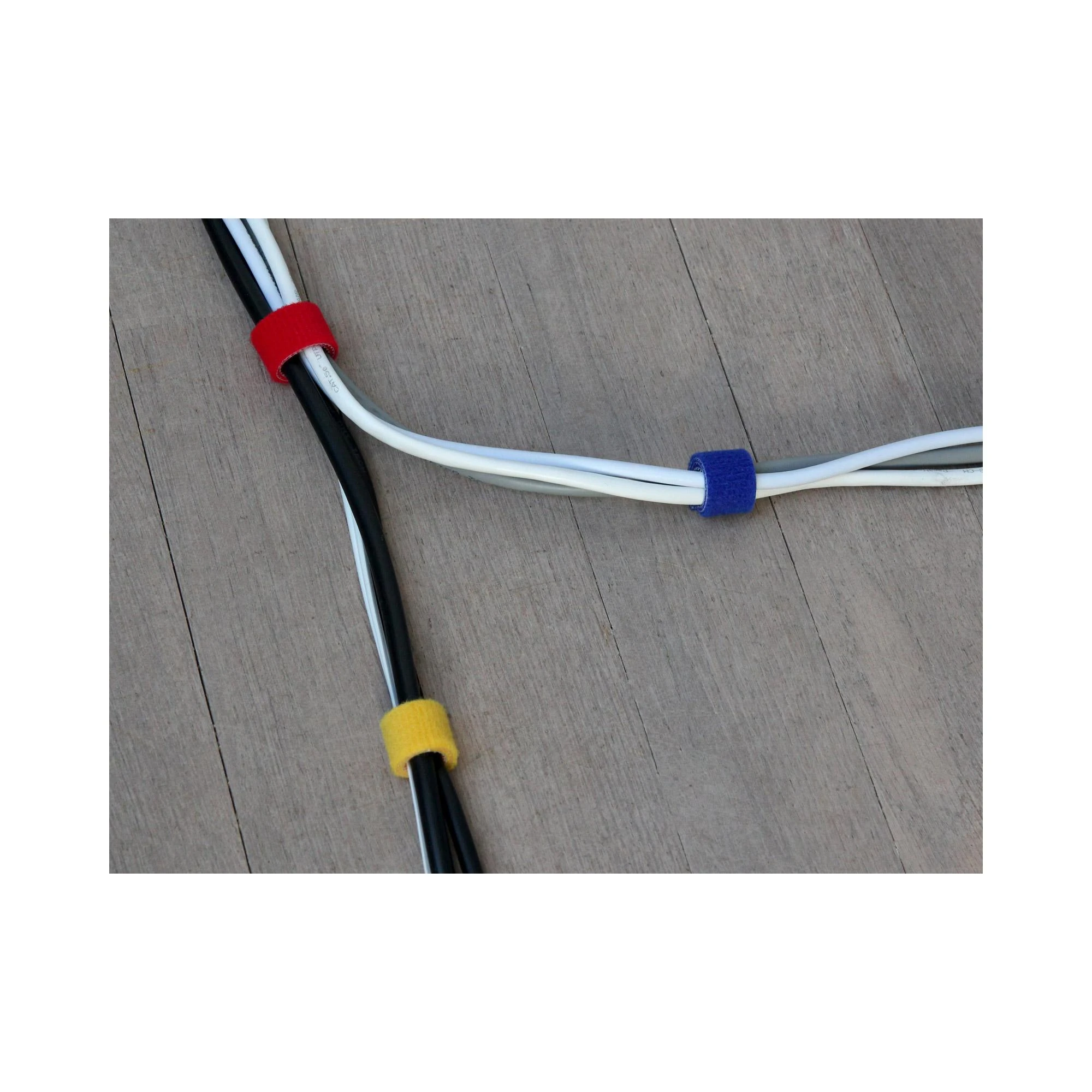 Dvipusė lipni juosta su lipnia juosta „LABEL THE CABLE“ ritinėlis, 4 x 1 m, įvairių spalvų