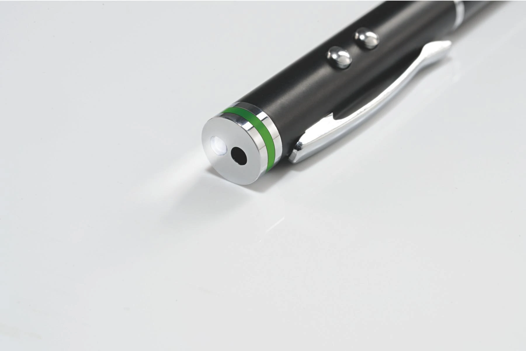 Leitz 4 in 1 įvesties rašiklis su LED žibintuvėliu