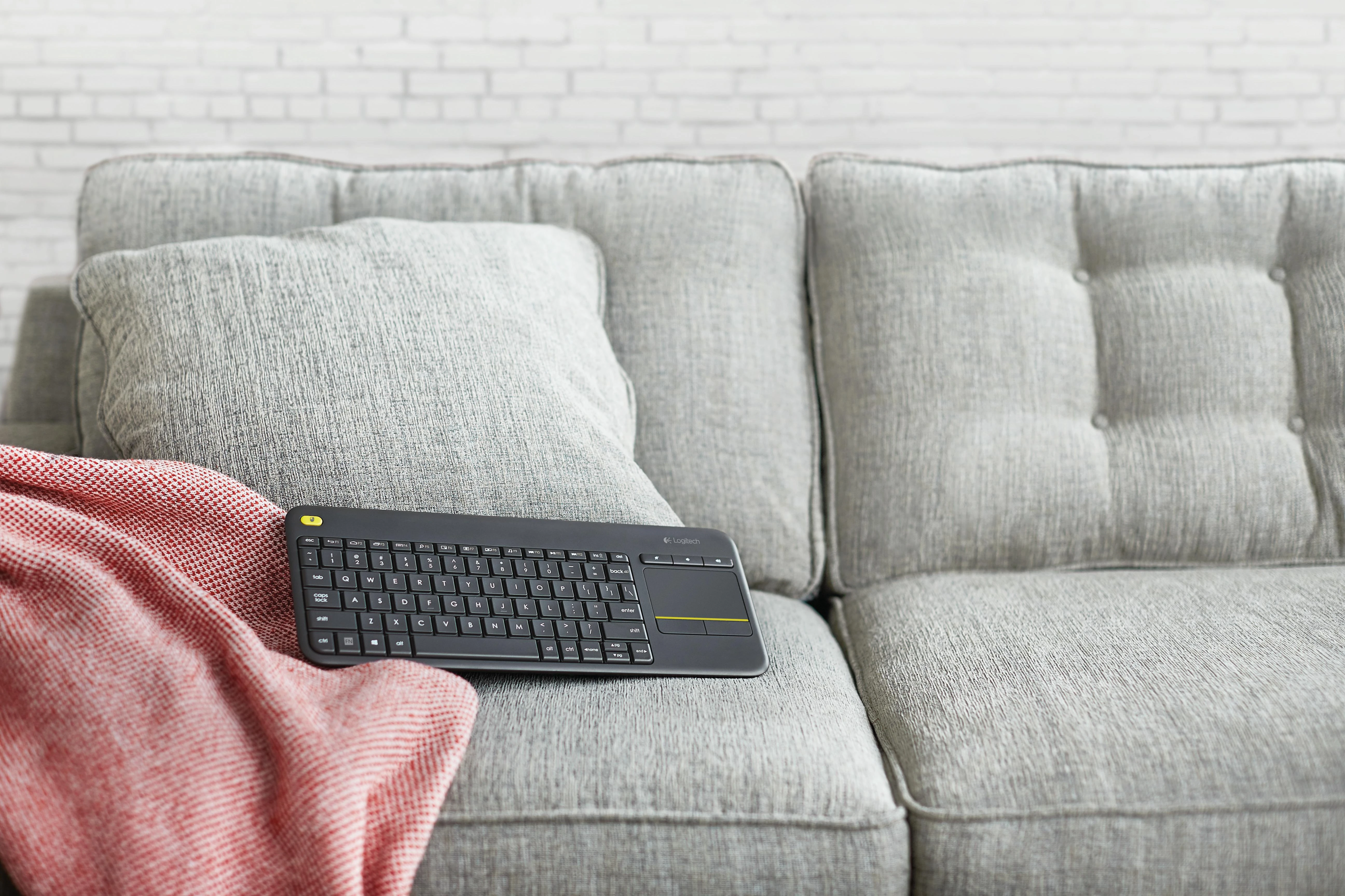 Klaviatūra Logitech K400 Plus wireless Touch juodas UK