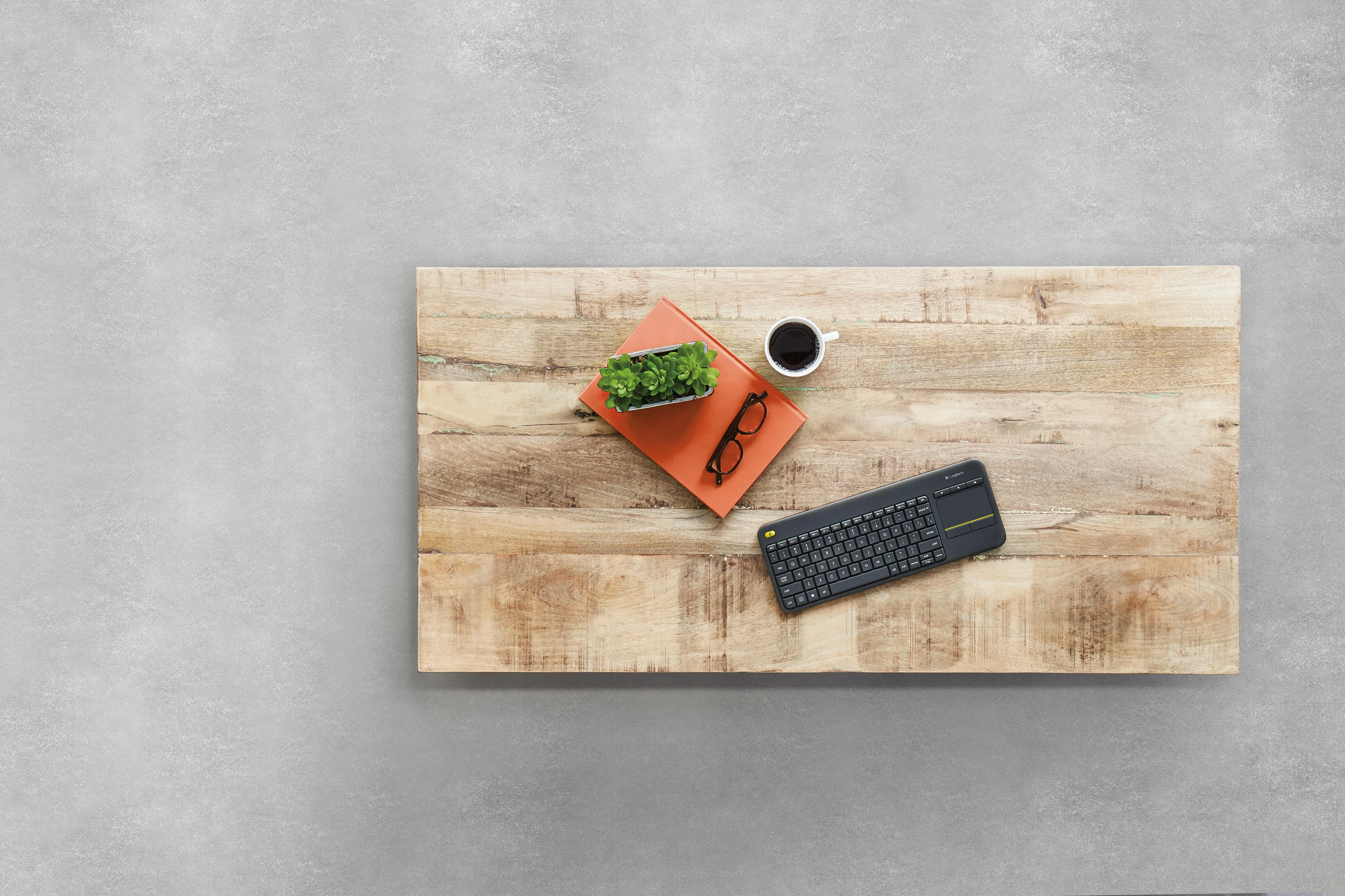 Klaviatūra Logitech K400 Plus wireless Touch juodas UK
