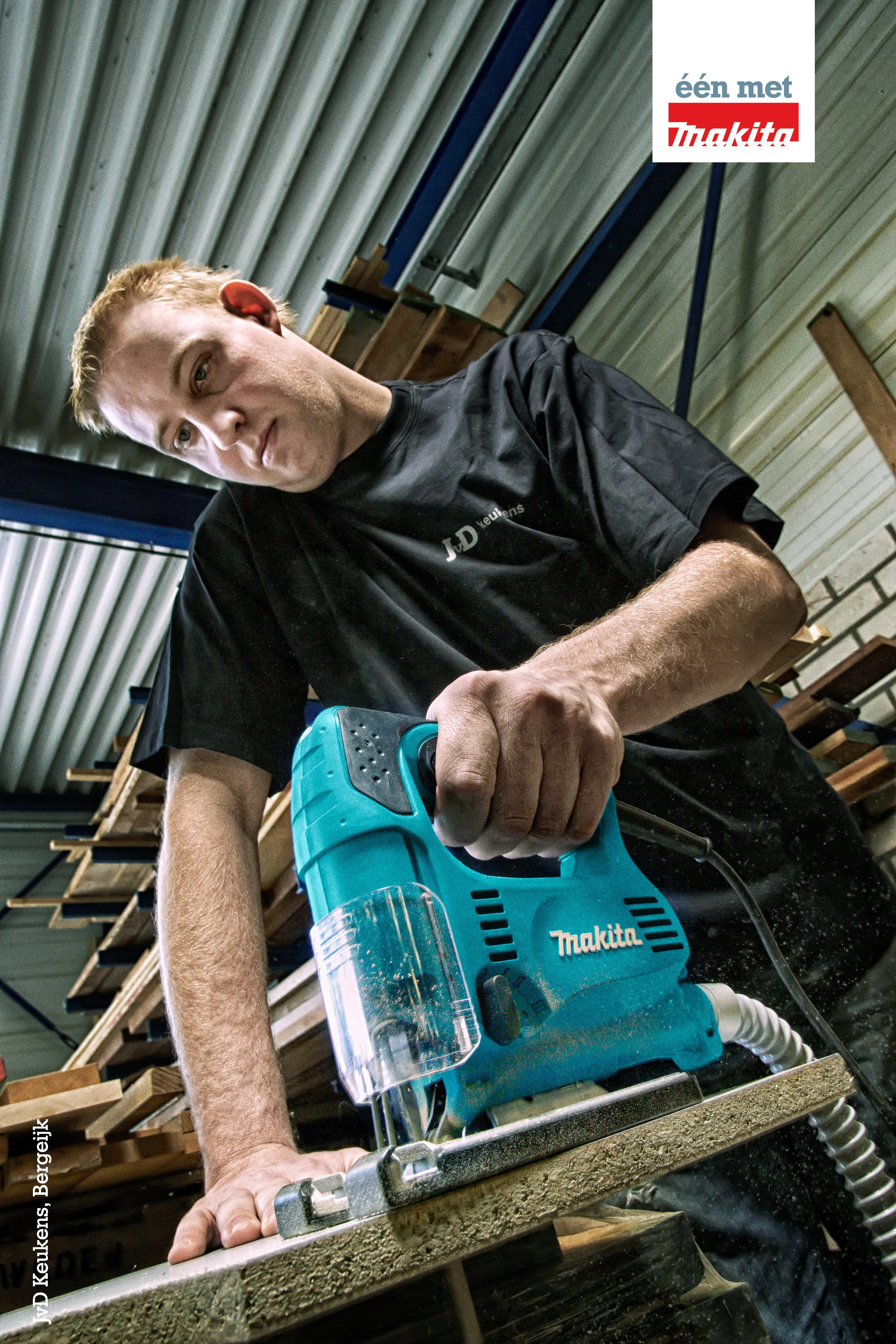 Makita 4329K Siaurapjūklis, 450 W, 65 mm, 500-3100 min-1, 3-jų pakopų švytuoklinis judesys, lagaminas 1,9kg