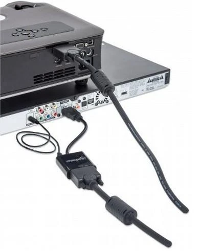HDMI į VGA adapteris sujungtas su multimedijos įranga