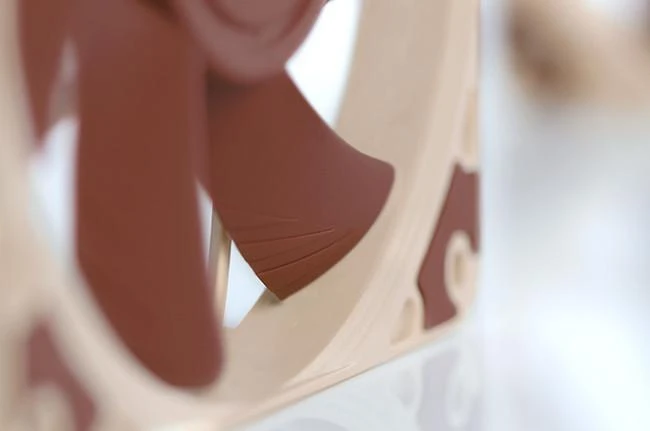 Noctua NF-A12x15 FLX ventiliatoriaus mentės detalė