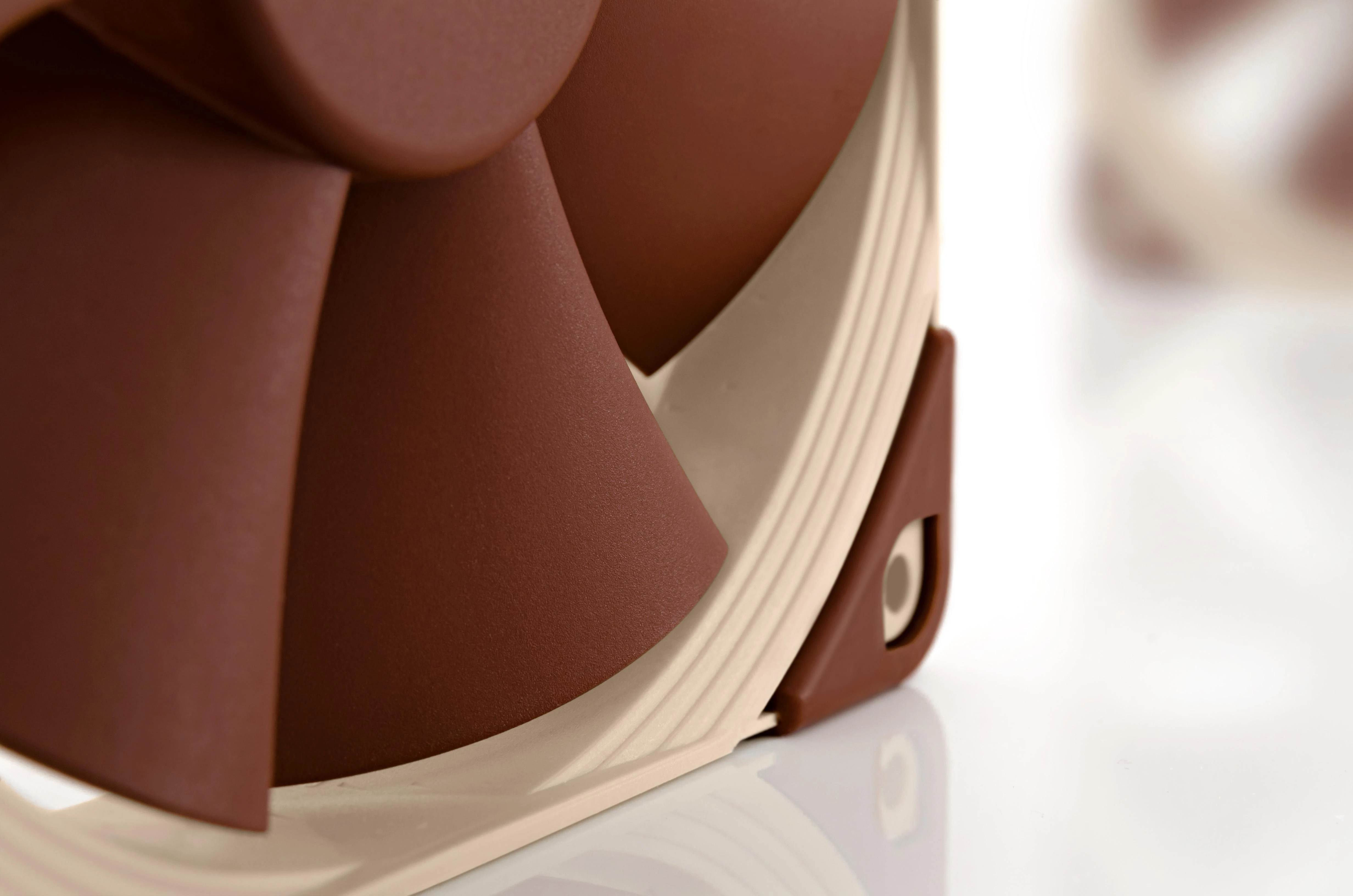 Noctua NF-F12 aušintuvo kampo detalė