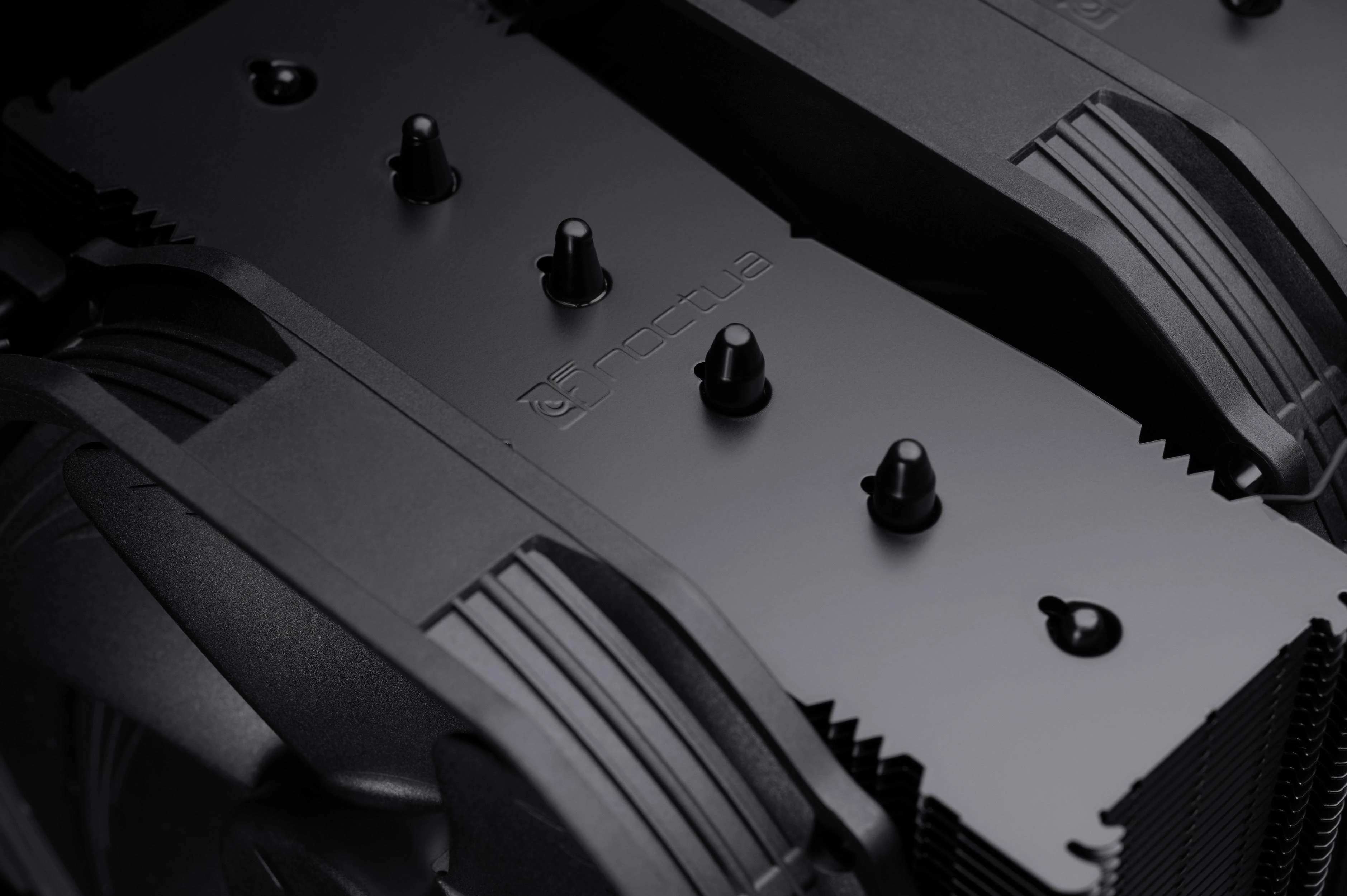 Noctua NH-D15 chromax.black viršutinė dalis