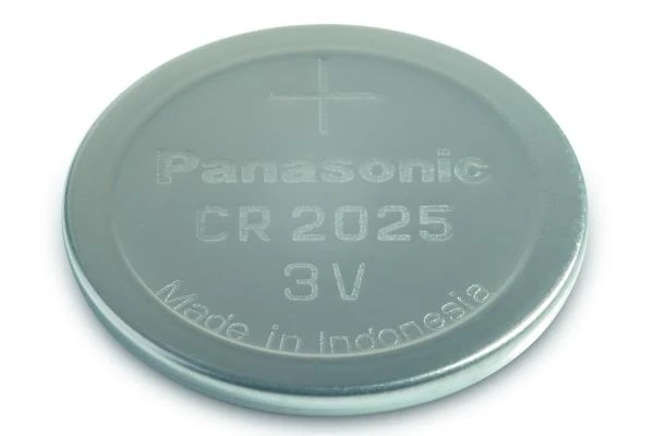 Panasonic CR2025 3V baterija iš arčiau