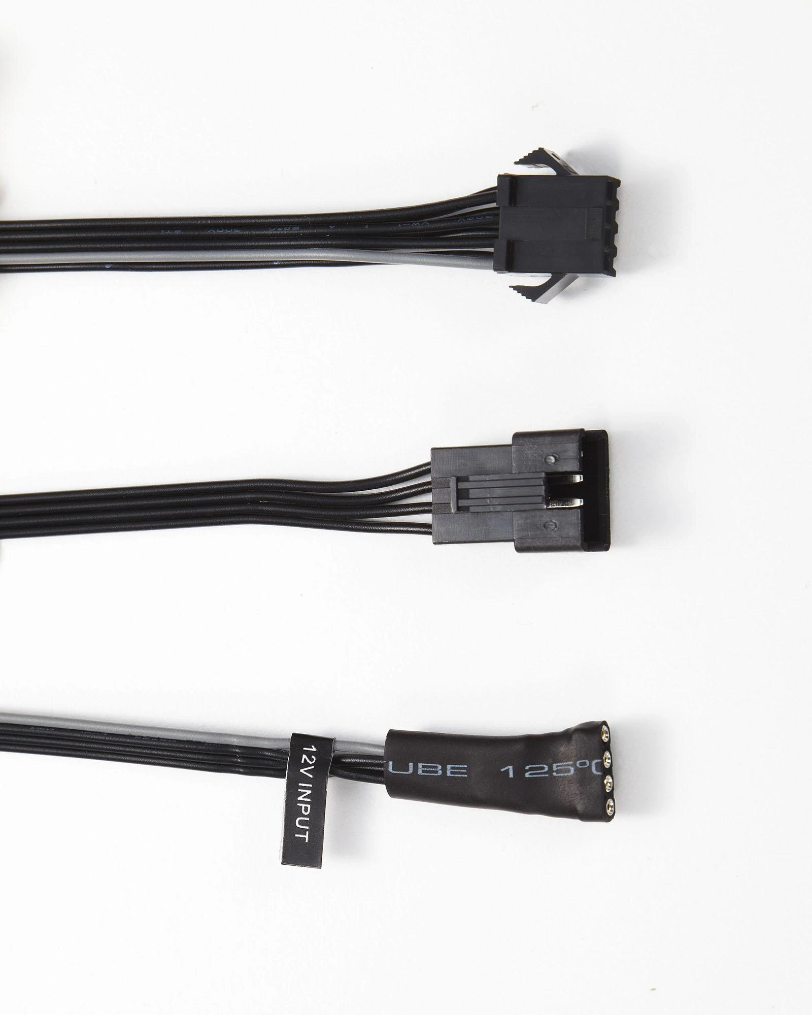 PHANTEKS 4 kontaktų RGB LED adapteris pagrindinėms plokštėms su LED jungtimi