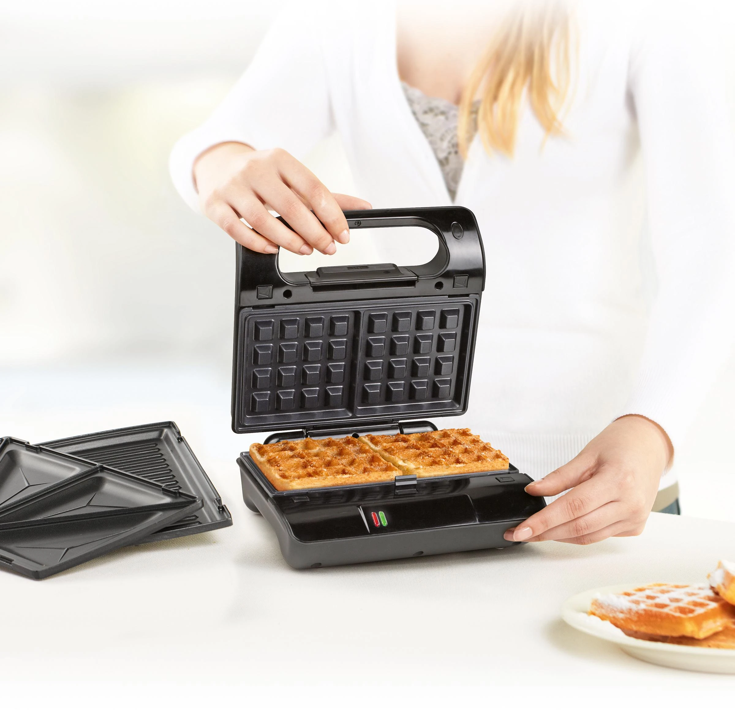 Sumuštinių keptuvas Princess Multi ir Sandwich Grilis Compact Pro Juodas, 800 W, Lėkštių skaičius 3, Sumuštinių skaičius 2,