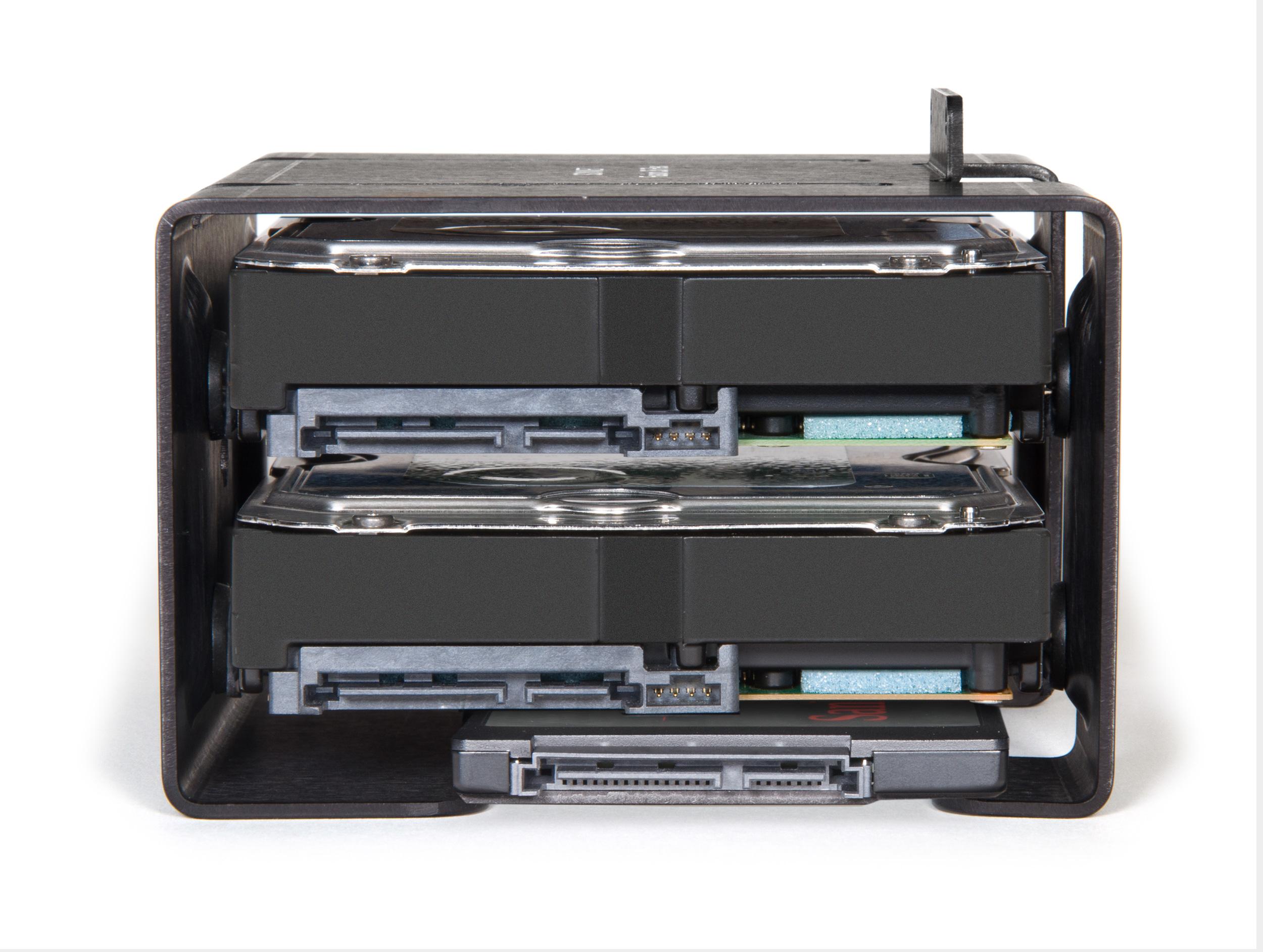 „Sonnet Fusion Flex J3i“ – 3 diskų tvirtinimo sistema, skirta 2019 m. „Mac Pro“ – pridėkite savo SATA diskus