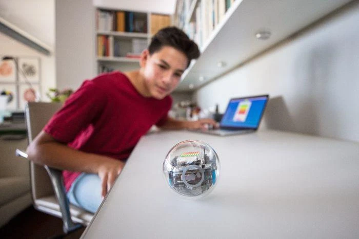 Sphero Smart žaislas Bolt Wi-Fi, Bluetooth, Sphero Bolt - išmanus žaislas išmokti koduoti žaidžiant., iOS ir Android, Baterijos garantija 6 mėn.