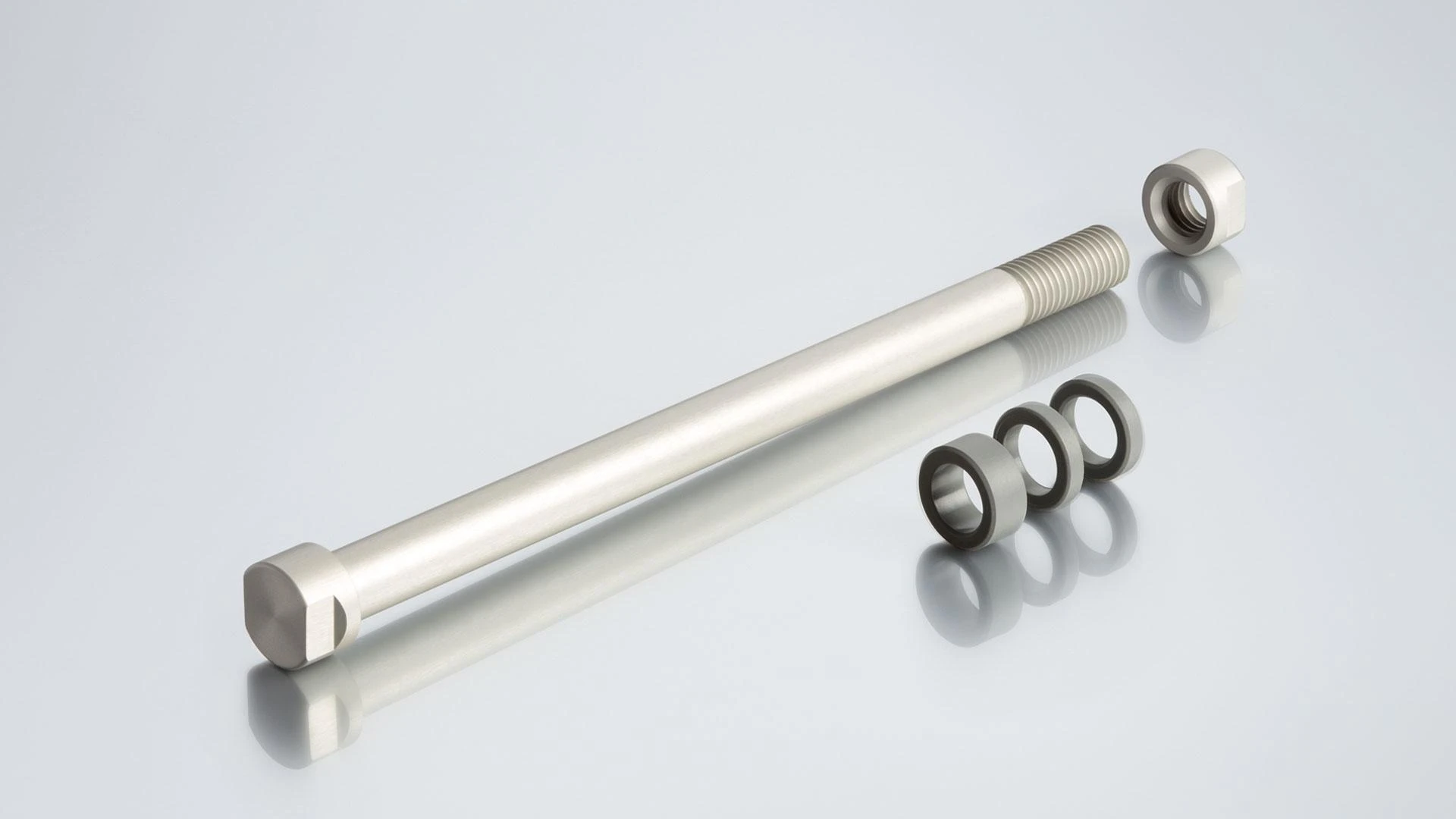 Tacx E-Thru ašis klasikiniams treniruokliams 12 x 1,5 mm HR