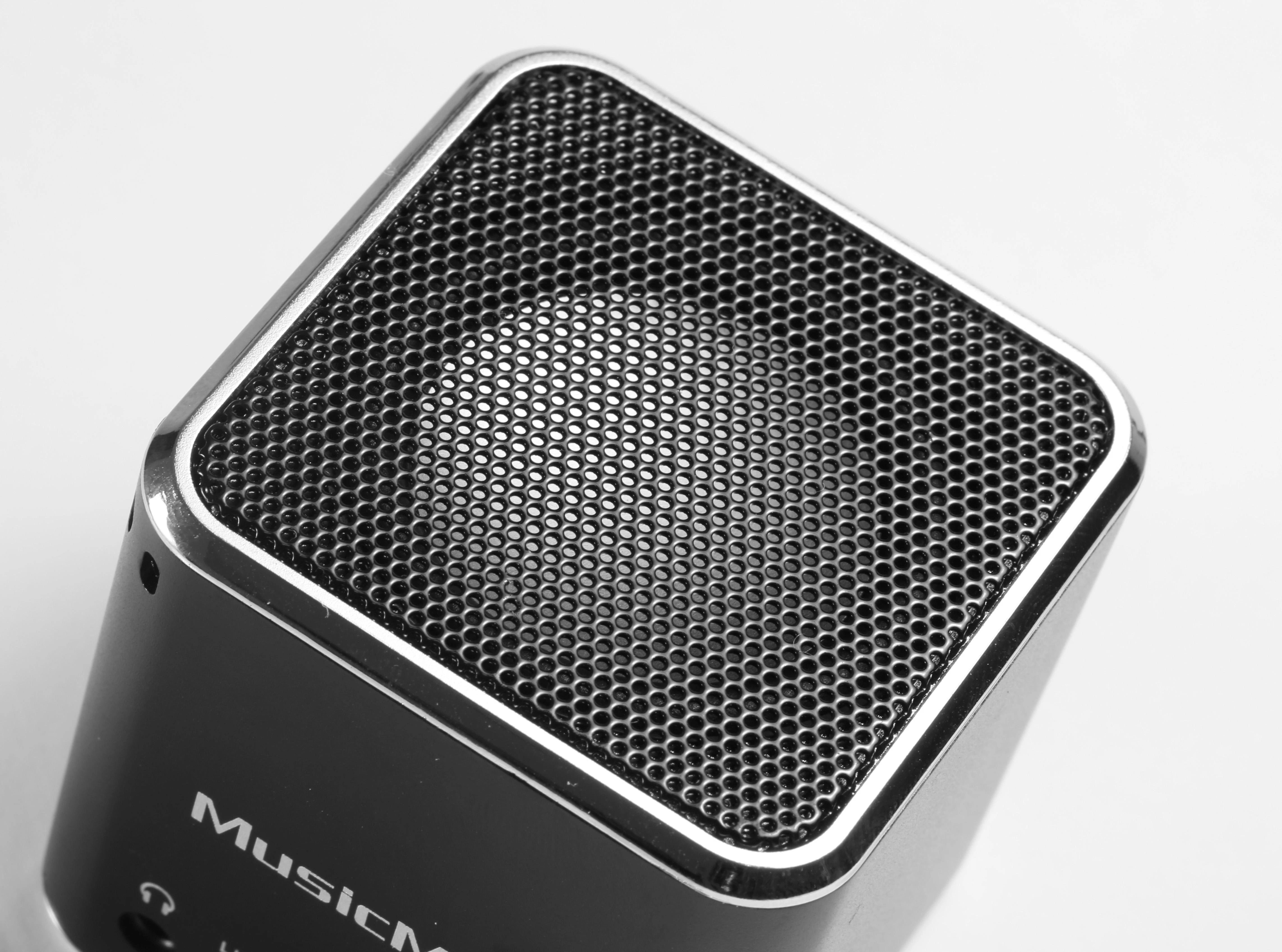 Technaxx Mini MusicMan, baterie 600 mAh, USB, juodas