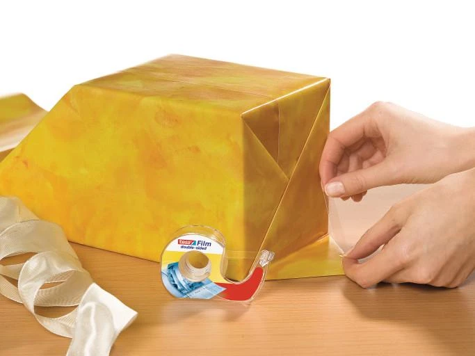 Beiersdorf Lipni juostelė dvipusė Tesa 12mmx7,5m, su laikikliu 1114-210