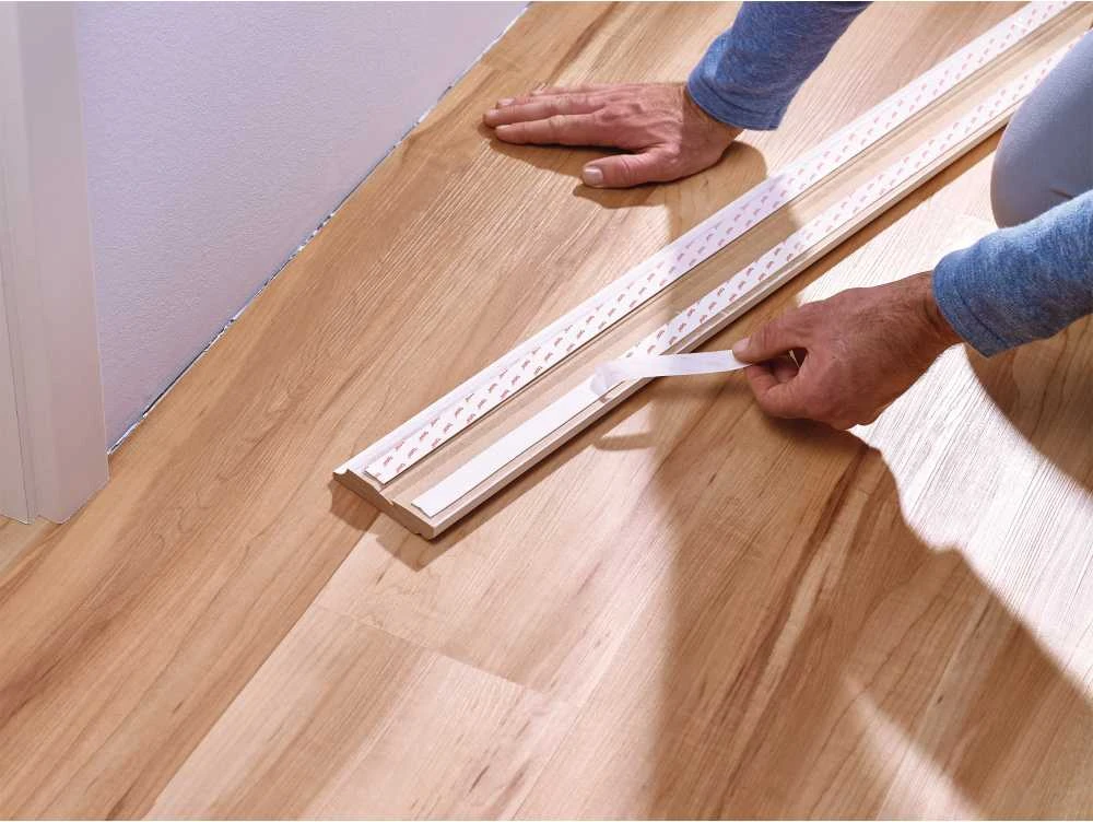 „Tesa“ surinkimo linija, 1,5 m x 19 mm, tapetams ir tinkui, iki 10 kg/m², balta