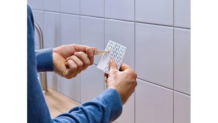 Lipni plokšt.tapetams 1x2 Tesa Adhesive Nail 2kg