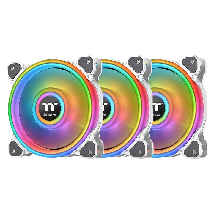 Trys Thermaltake Riing Quad 14 ventiliatoriai