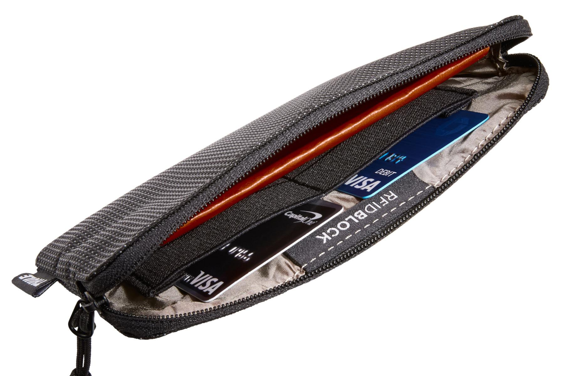 Thule | Crossover 2 | Travel Organizer | 2-in-1 pouch | Juodas