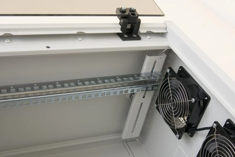 TRITON 19" vientisa spintelė 9U/600mm, nuimami šoniniai dangčiai
