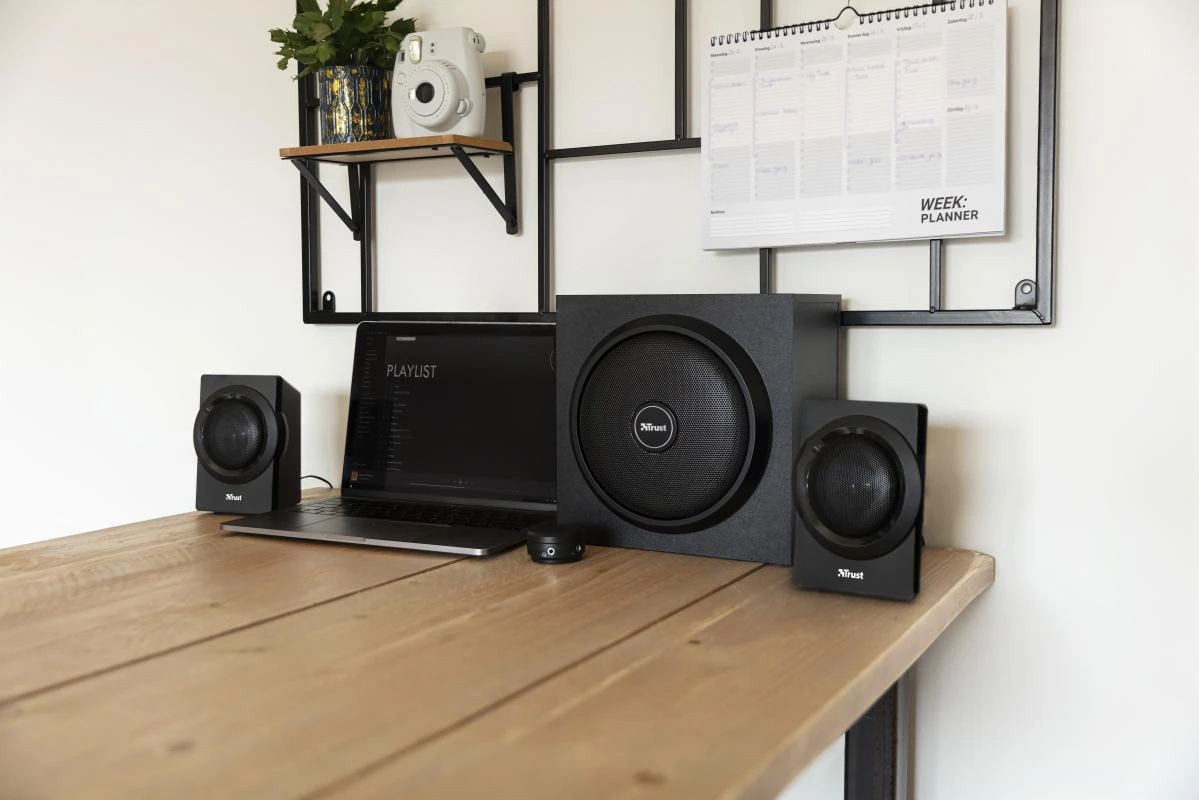 Kompiuterio kolonėlės Trust Yuri garsiakalbių komplektas 60 W Universal Juodas 2.1 kanalai 1 krypties 15 W