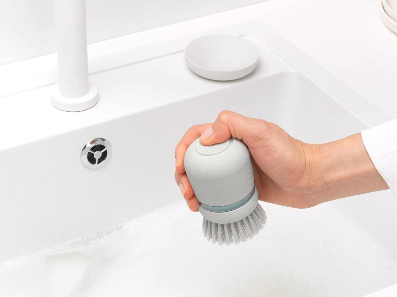 Brabantia Šepetys su muilo dozatoriumi - Light Pilkas