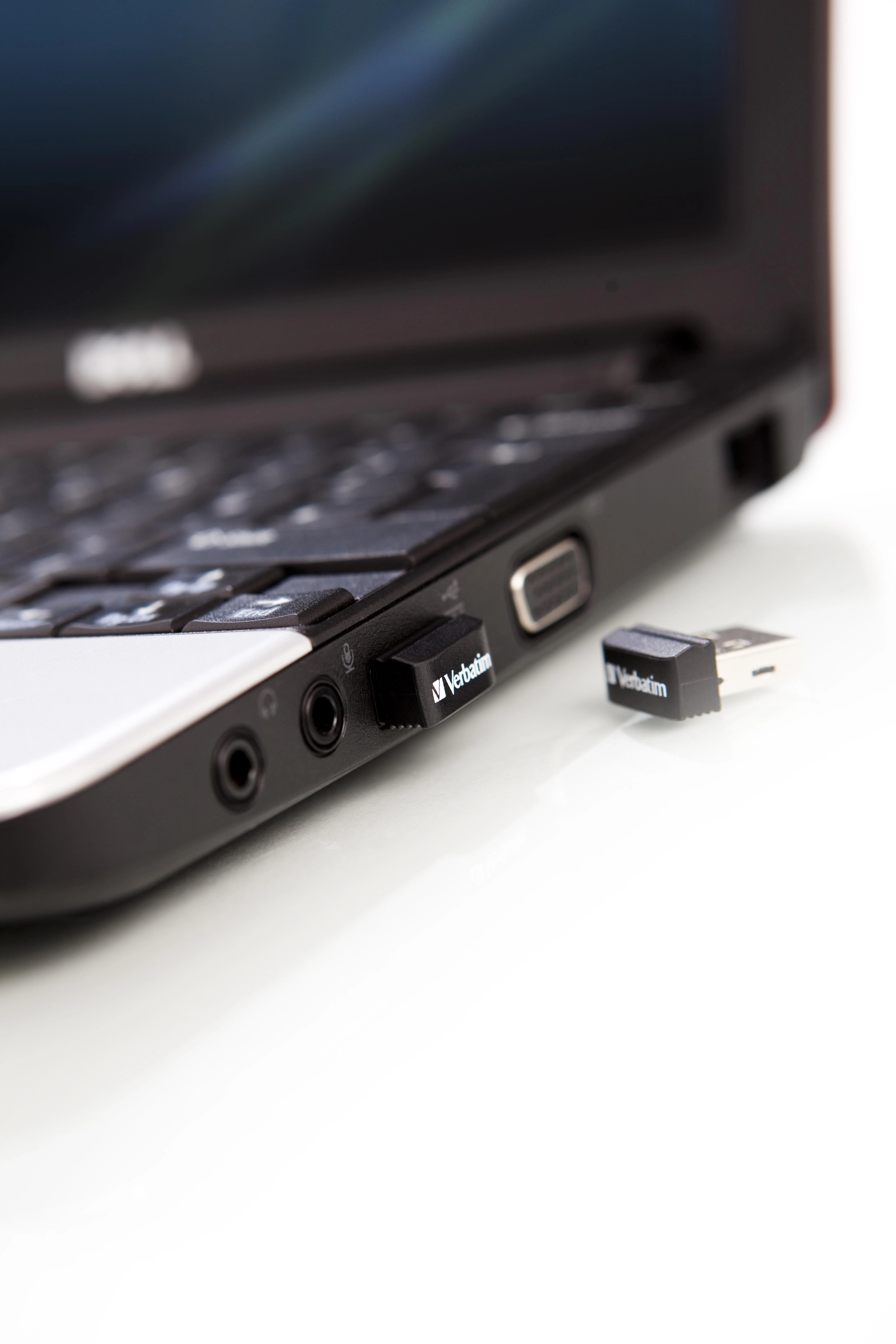 USB laikmena "verbatim" usb atmintinė, usb 2.0, 32 gb, "nano", "store n stay", juoda, 98130, usb a