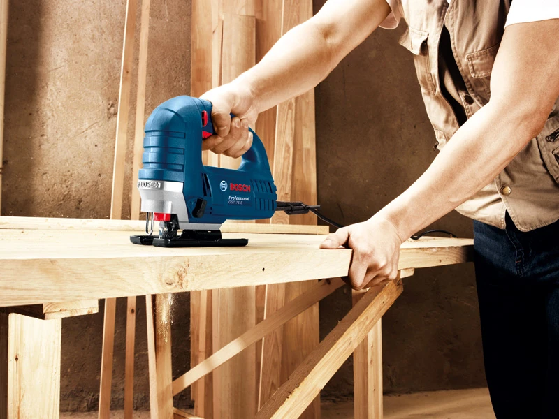 Bosch Siaurapjūklis GST 8000 E