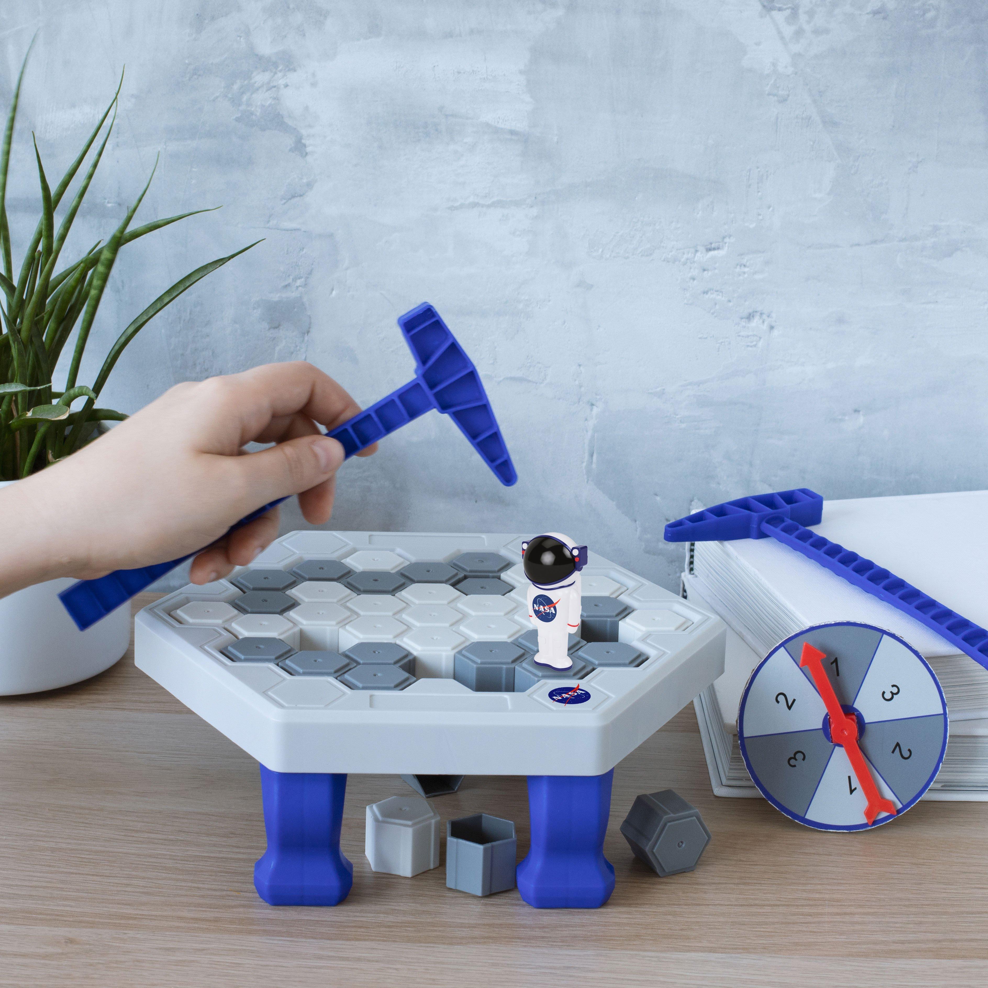 „Thumbs Up ThumbsUp!“ strateginis žaidimas „NASA Moon Miner“