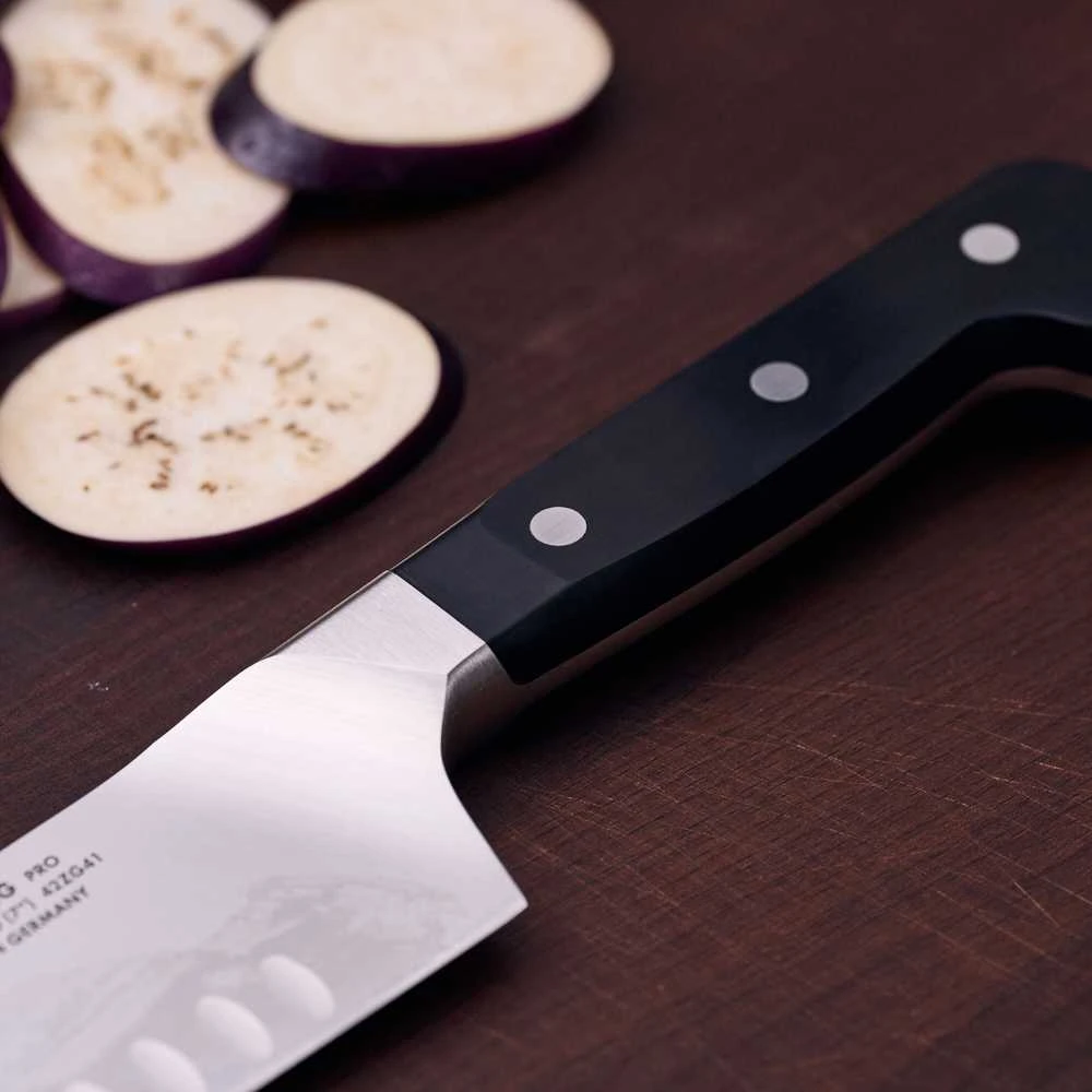 Santoku peilis Zwilling Pro su grioveliais, 18 cm