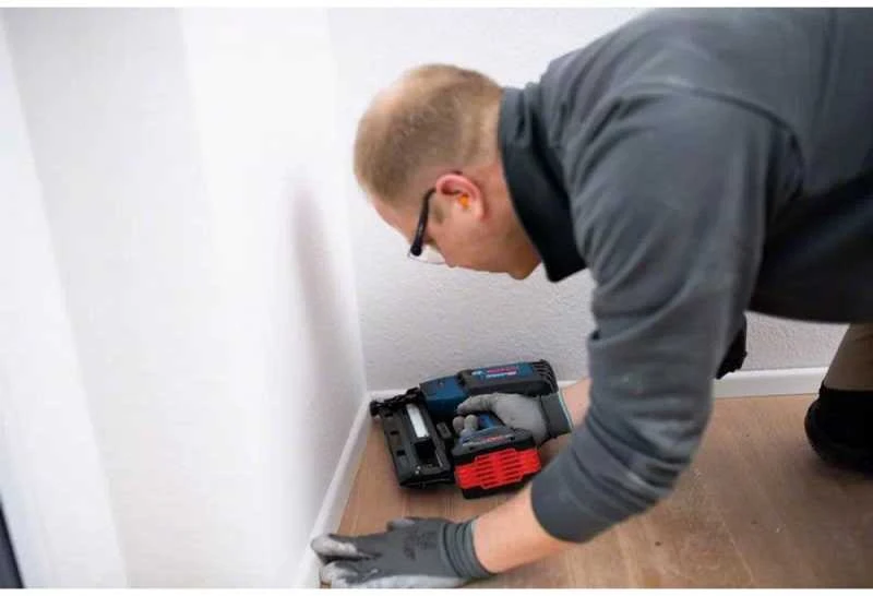Bosch GNH 18V-64 M, be akumuliatoriaus ir kroviklio, LB