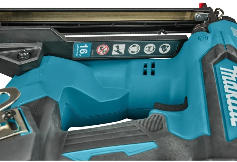 Makita DBN610ZJ Akumuliatorinis smeigiakalis 18V, 16Ga (1,6mm), 32-64mm, 20°, be akumuliatorių ir kroviklio! MAKPAC