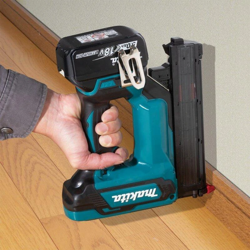 Makita DFN350Z Akumuliatorinis viniakalis 18V Li-Ion; 18 GA; 15/20/25/30/35mm; Be akumuliatorių ir kroviklio!
