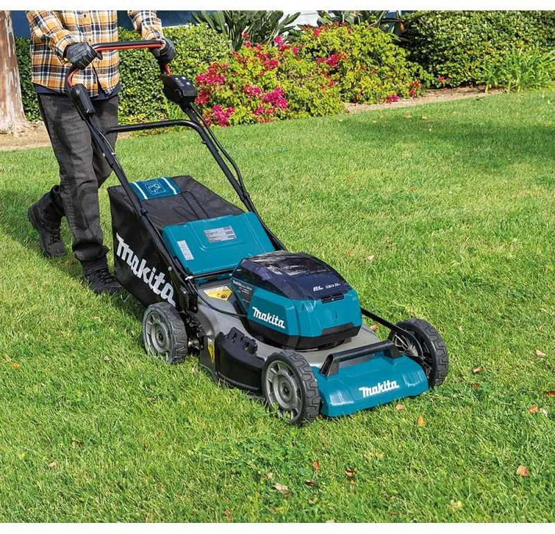 Makita DLM530Z Akumuliatorinė vejapjovė 18V X2 | 53cm | 70 L (Be akumuliatorių ir kroviklio)