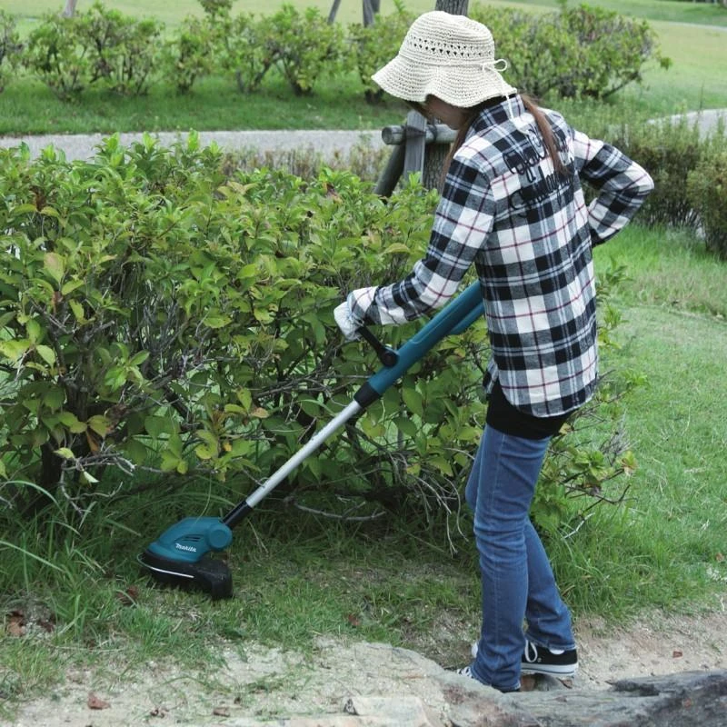Makita DUR181Z Akumuliatorinė žoliapjovė/trimeris, 18V Li-ion, 260mm, 2.4kg Be akumuliatorių ir kroviklio!