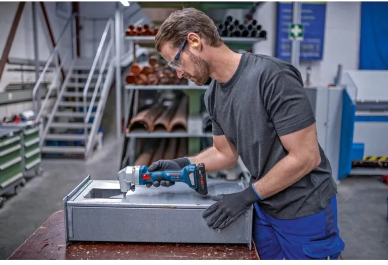 Bosch GNA 18V-16 E Solo, dėžutė