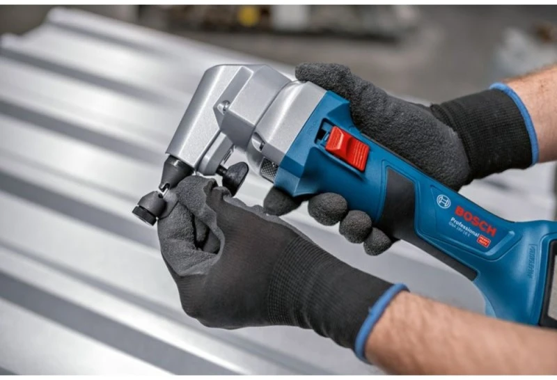 Bosch GNA 18V-16 E Solo, dėžutė