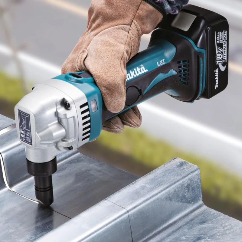 Makita DJN161Z Akumuliatorinės skardos žirklės, 18 V, plienas 1,6 mm, nerūdijantis plienas 1,2 mm, min. pjo, Be akumuliatorių ir kroviklio!