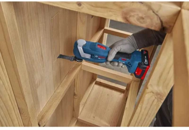 Akumuliatorinis daugiafunkcinis įrankis BOSCH GOP 18V-30 Solo LB