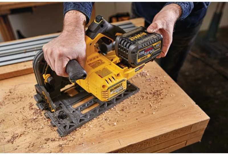 De Walt Akumuliatorinis diskinis pjūklas DeWALT DCS520T2R