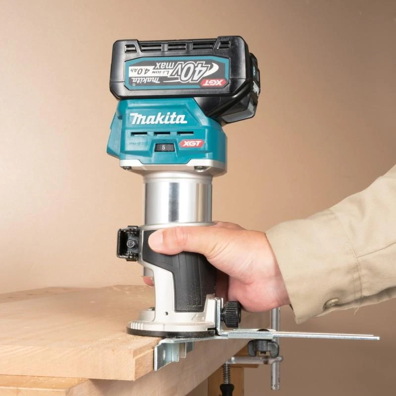 Makita RT001GZ13 Akumuliatorinis freza, XGT, ; 6- 8mm, 10.000 - 31.000 r/min, AWS, XPT, + Priedas įgilinamajam frezavimui, + Priedas kantų frezavimui, Makpac Nr4, Be akumuliatorių ir kroviklio!