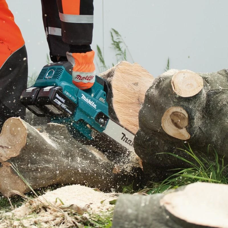Makita DUC306Z Akumuliatorinis grandininis pjūklas, 2 x 18 V, BL variklis 300 mm, 20 m/s. (VIRŠUTINĖ RANKENA) be akumuliatorinio ir krovinio