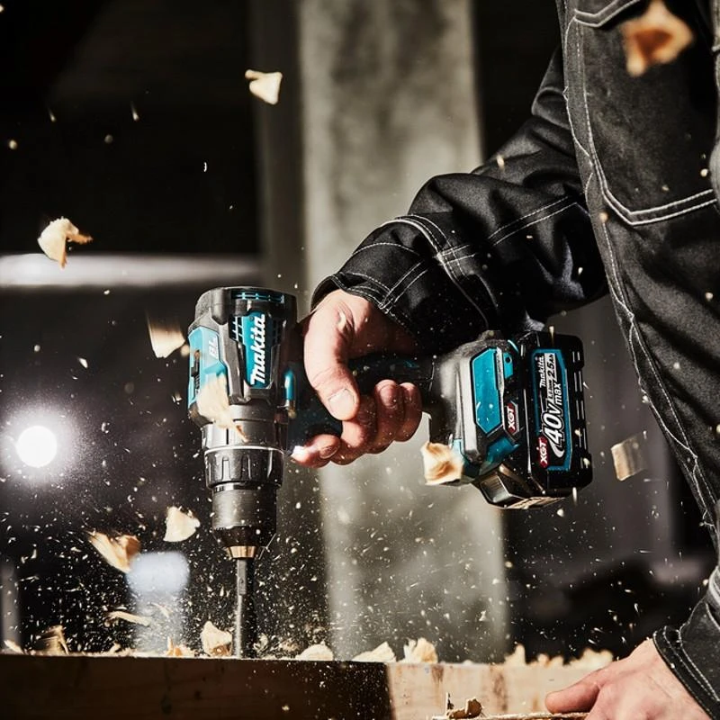 Makita DF001GM201 Akumuliatorinis gręžtuvas-suktuvas XGT, 140/68Nm, bešepetėlinis variklis, 13mm metalinis griebtuvas, 2X4,0Ah, greitasis kroviklis; MAKPAC lagaminas