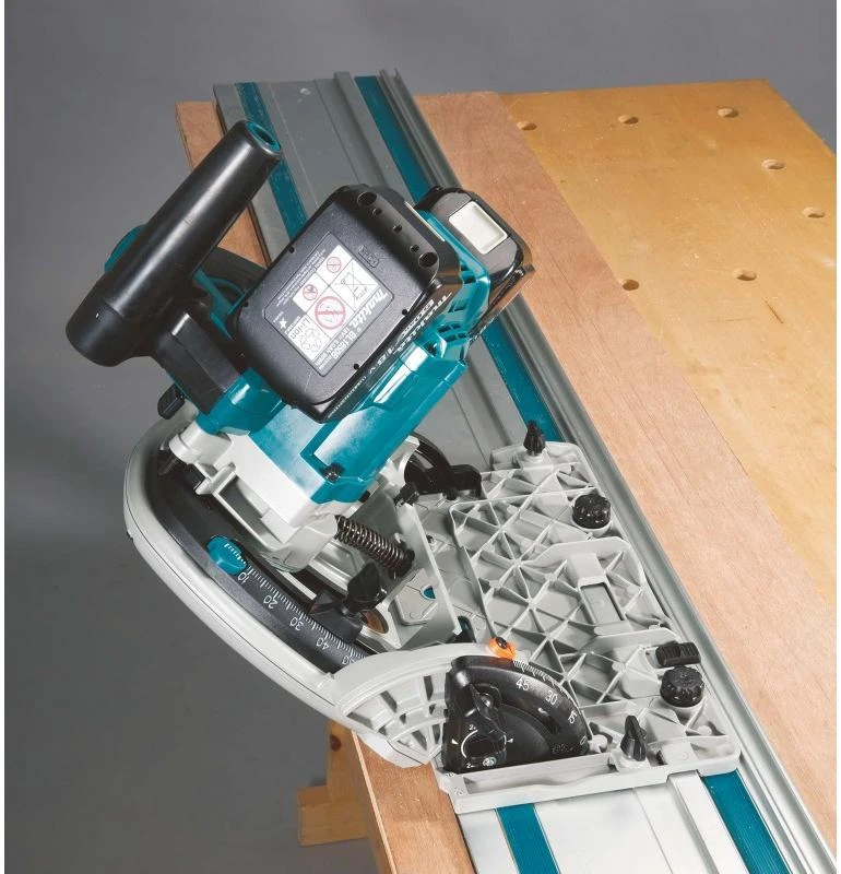 Makita DSP601ZJU Akumuliatorinis diskinis pjūklas, 56 mm, 165x20 mm, 2X18V, pjovimas kampu nuo -1° iki +48°, Bluetooth!!! lagaminas