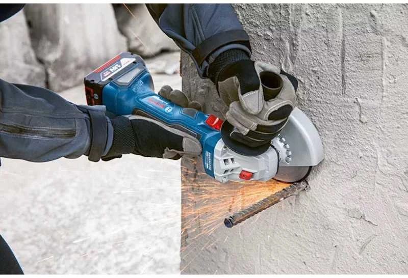 Bosch Akumuliatorinis kampinis šlifuoklis GWS 18V-7, 2x4.0Ah, GAL 18V-40
