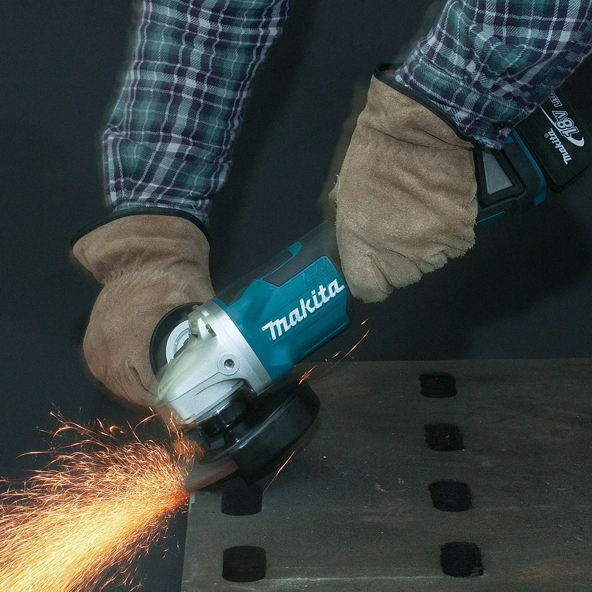 Makita DGA508Z Akumuliatorinis kampinis šlifuoklis, 18 V, ø125mm, 8500 min-1, "paddle" jungiklis, Be akumuliatorių ir kroviklio!