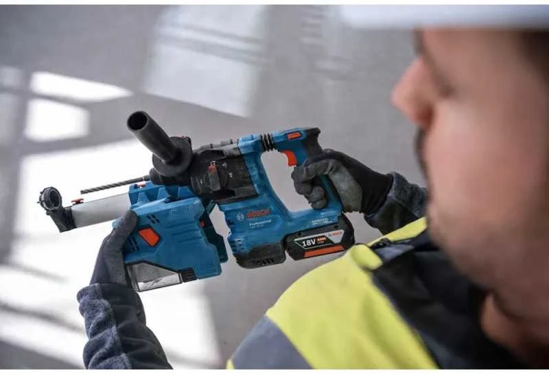 Grąžtas Bosch GBH 18V-22 2x4.0Ah, GAL 18V-40, LB