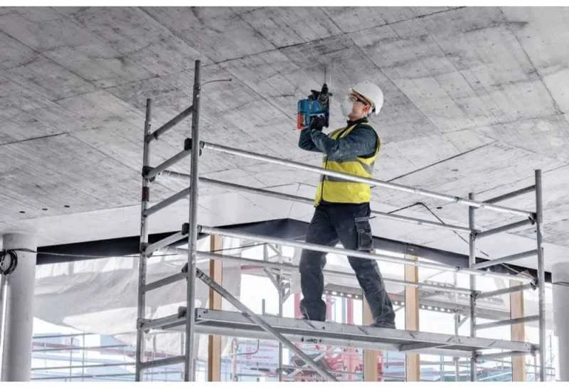Bosch GBH 18V-24 C be akumuliatoriaus ir kroviklio dėžutė